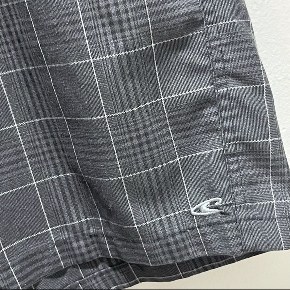 O’NEILL Men’s Charcoal Gray Plaid INTERSECT Walking Shorts 13” Inseam - Picture 3 of 7